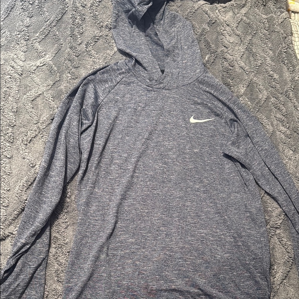 Nike Men’s Long Sleeve Hooded Top